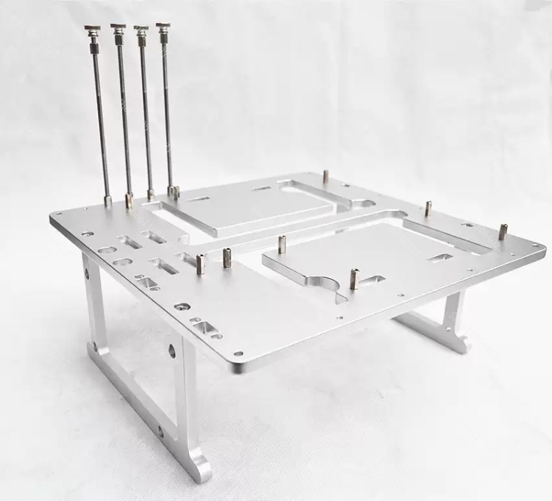 オープンフレーム式、全アルミニウム製PCテストベンチ。MAT - Aluminum Open Frame Test Bench Water Cooling のレビューと価格
